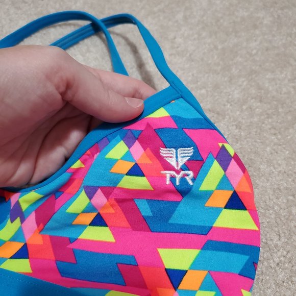 TYR / XS / Women's Le Reve Mojave Neon Geometric Racerback Pullover Bikini Top - Picture 3 of 9